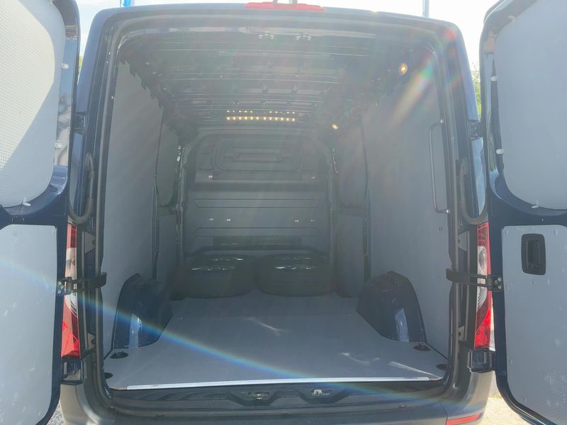 Mercedes-Benz Sprinter 319 CDI RWD L2 — zdjęcie 10