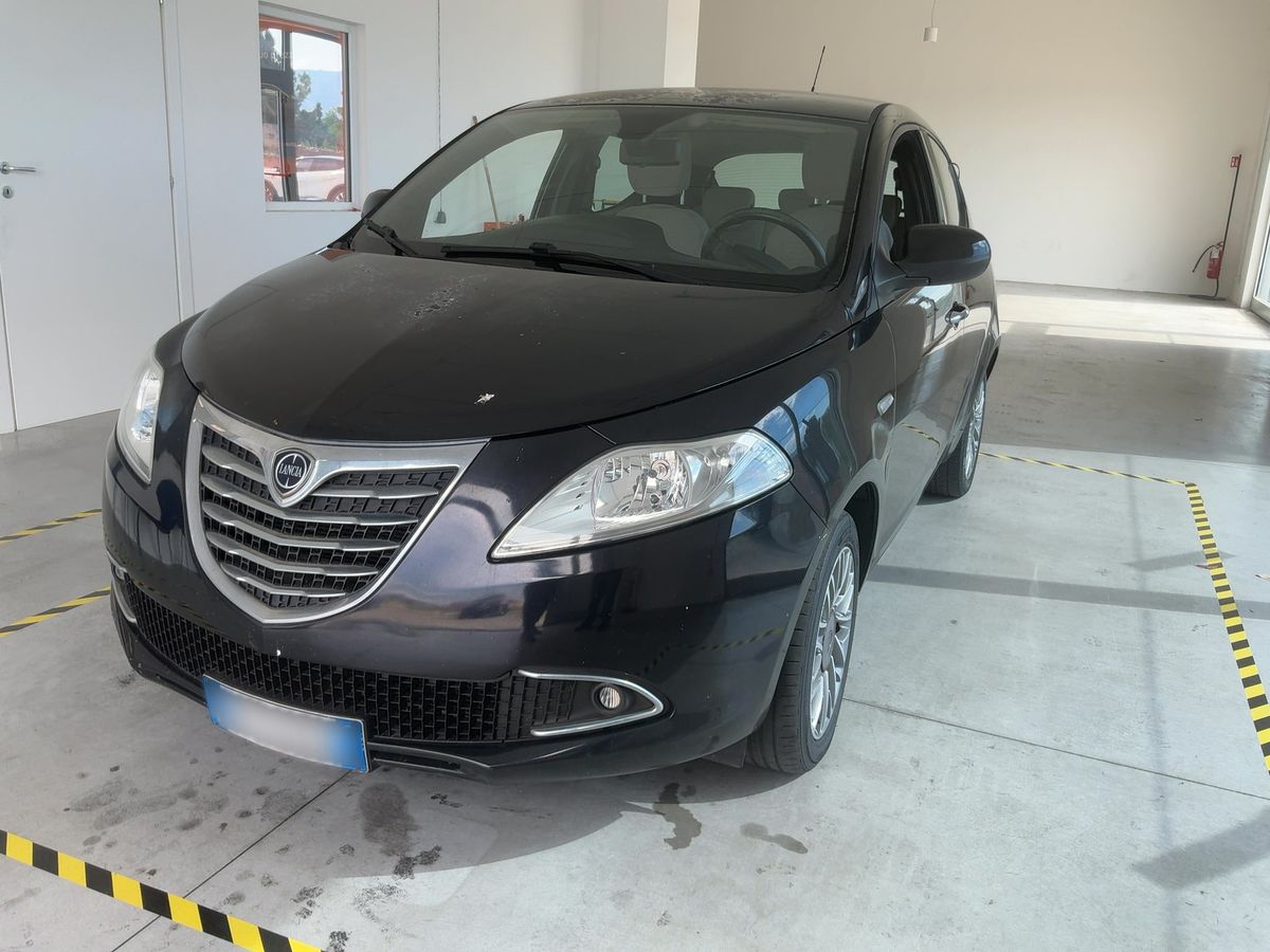 Lancia Ypsilon 2013