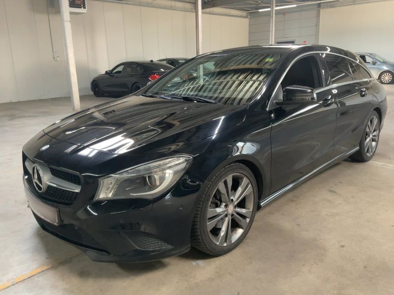 Mercedes-Benz CLA-Klasse CLA 220 Shooting Brake Urban 2015 – снимка 2