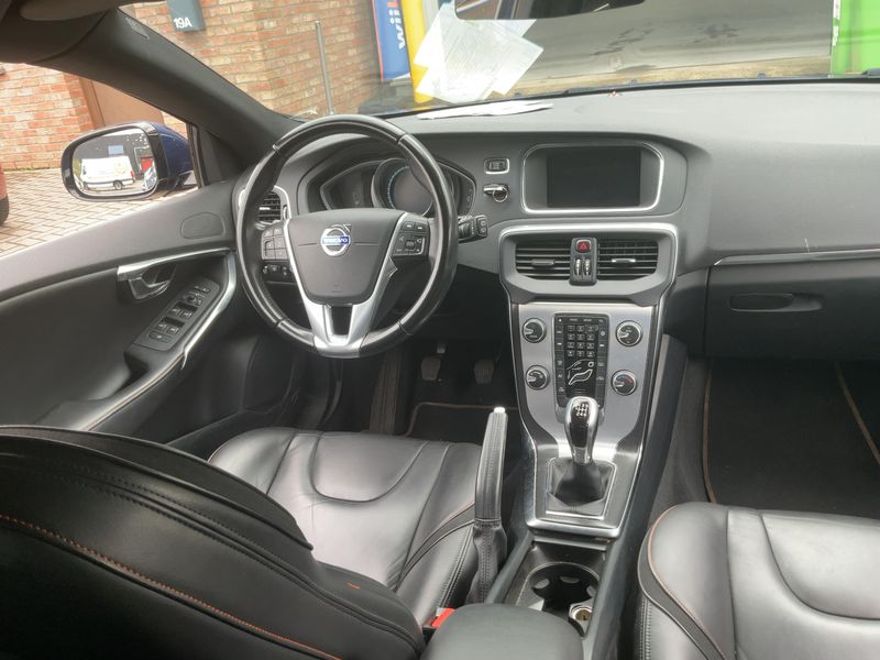 Volvo V40 1.6 D2 Ocean Race — zdjęcie 12