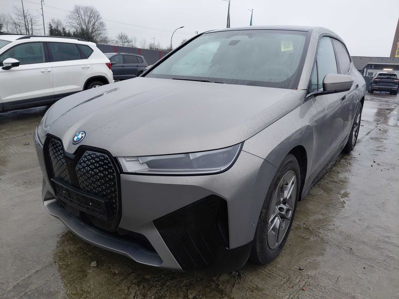 iX iX 40 xDrive Sport