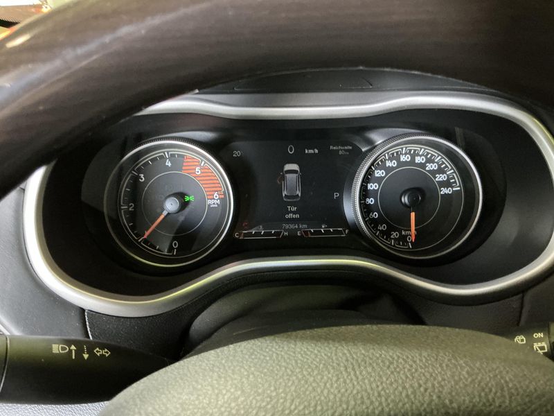 Jeep Cherokee 2.2 M-Jet Overland 4WD — zdjęcie 13