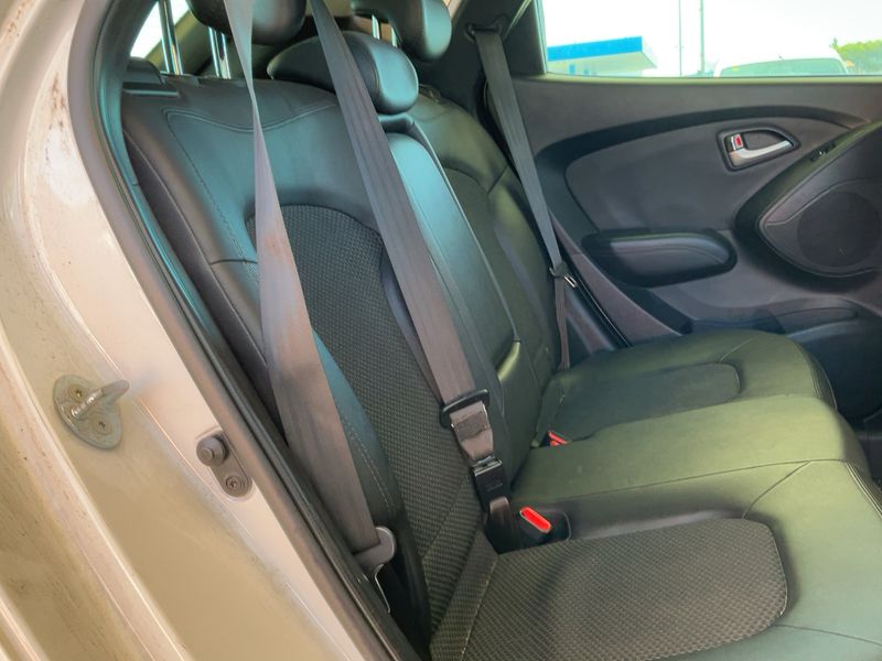Hyundai ix35 1.7 CRDi Comfort 2WD — zdjęcie 14