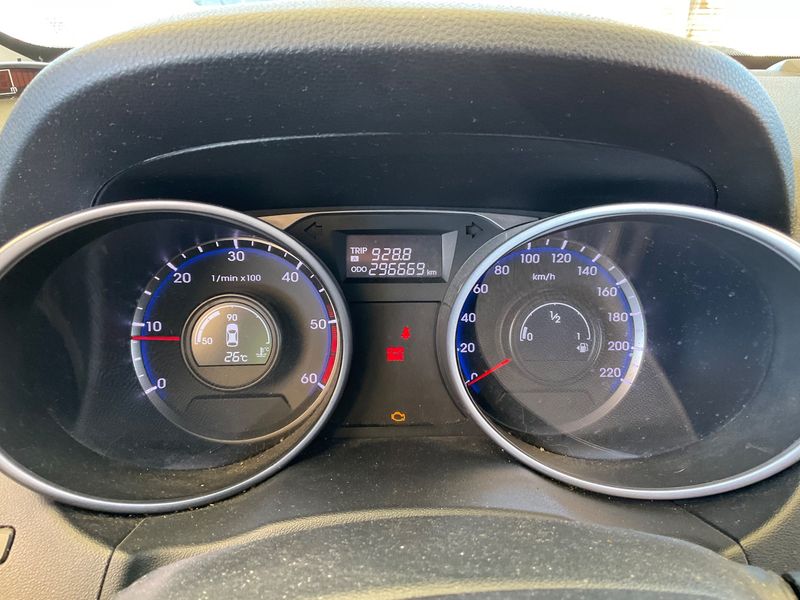 Hyundai ix35 1.7 CRDi Comfort 2WD — zdjęcie 13