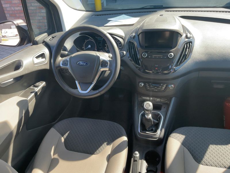 Ford Tourneo 1.5 TDCi Titanium — zdjęcie 12