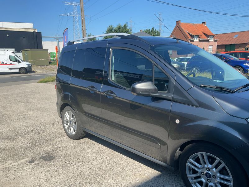 Ford Tourneo 1.5 TDCi Titanium — zdjęcie 8