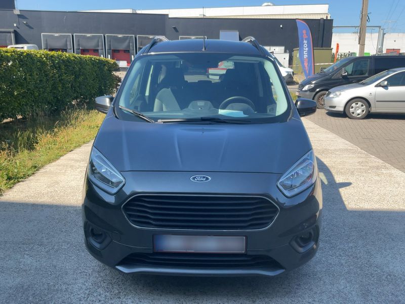 Ford Tourneo 1.5 TDCi Titanium — zdjęcie 9