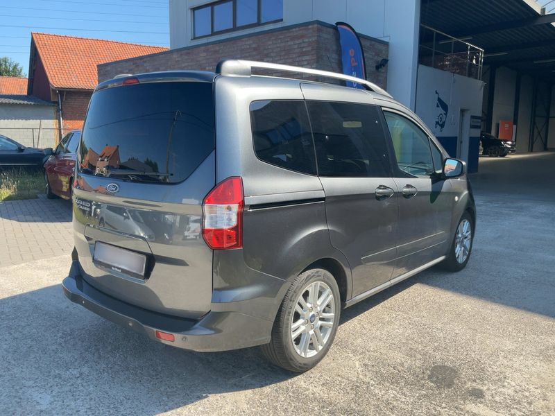 Ford Tourneo 1.5 TDCi Titanium — zdjęcie 6