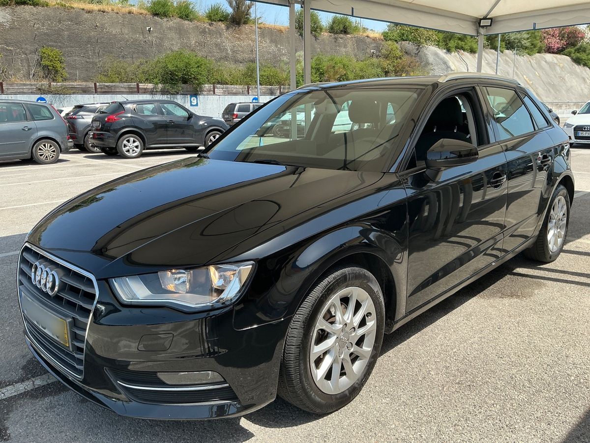 Audi A3 2015 — photo 1