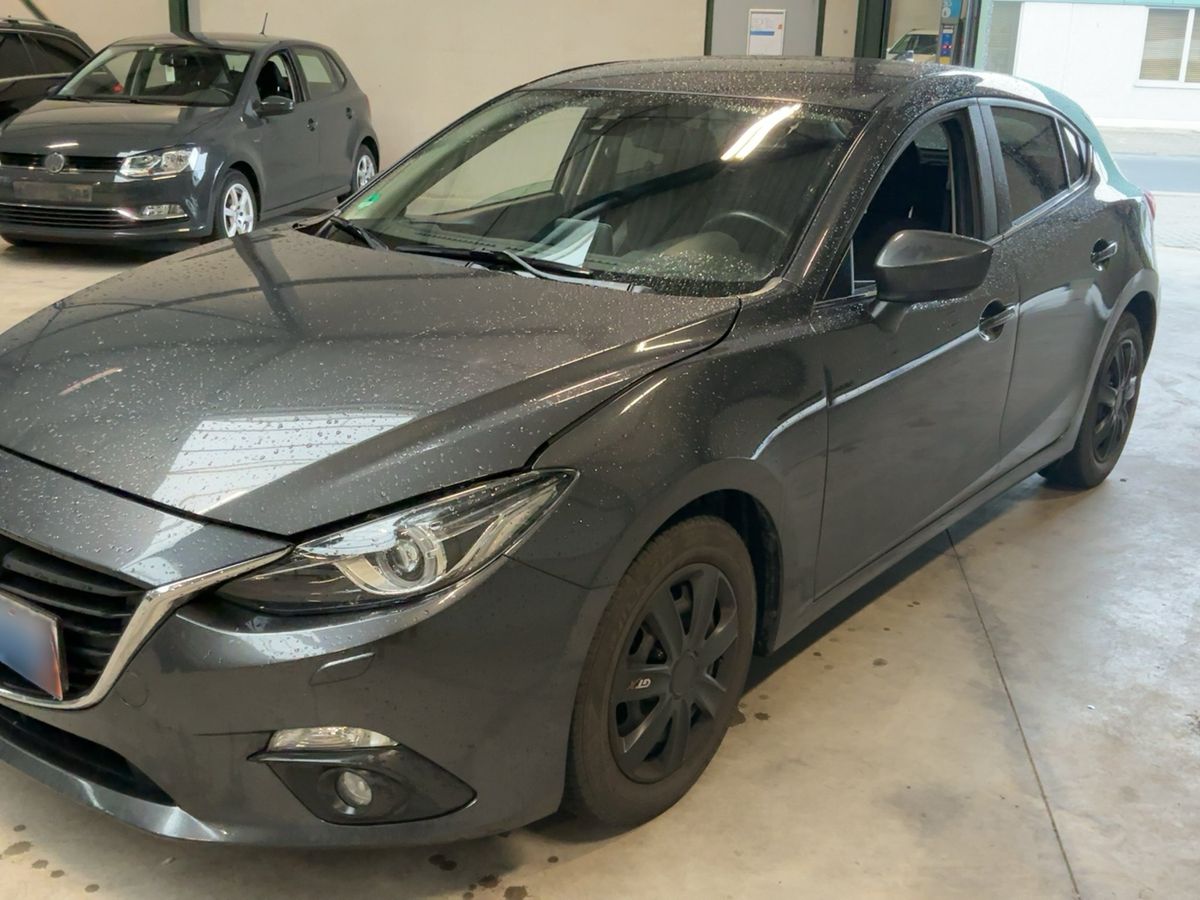 Mazda 3 2016 — photo 1
