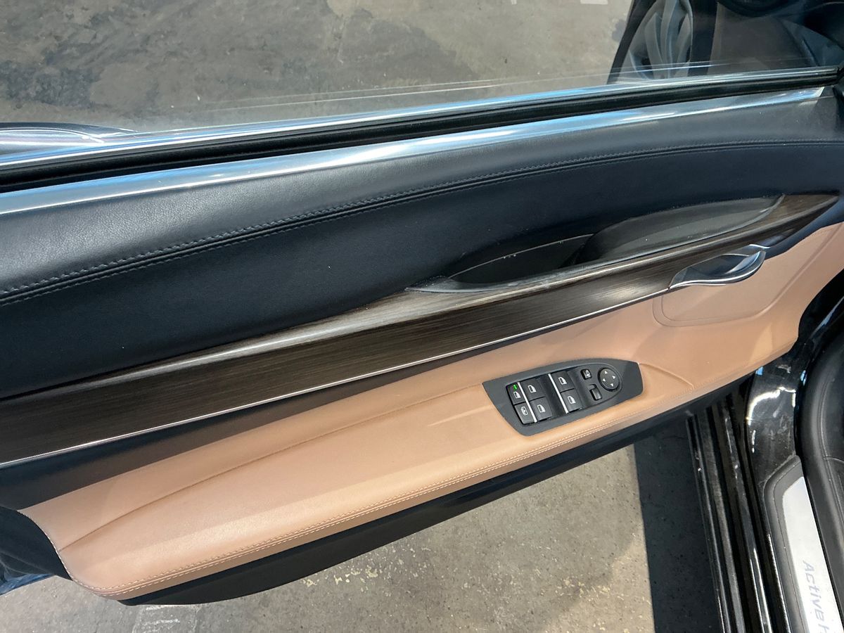 BMW 7er 2011 — photo 36