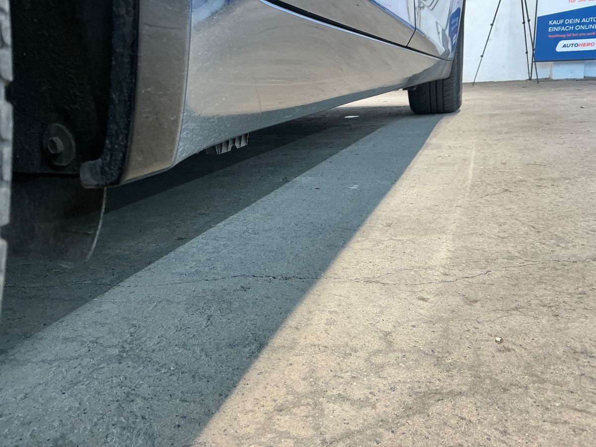 BMW 7er 2011 — photo 25