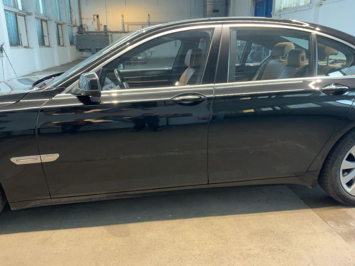 BMW 7er 2011 — photo 5