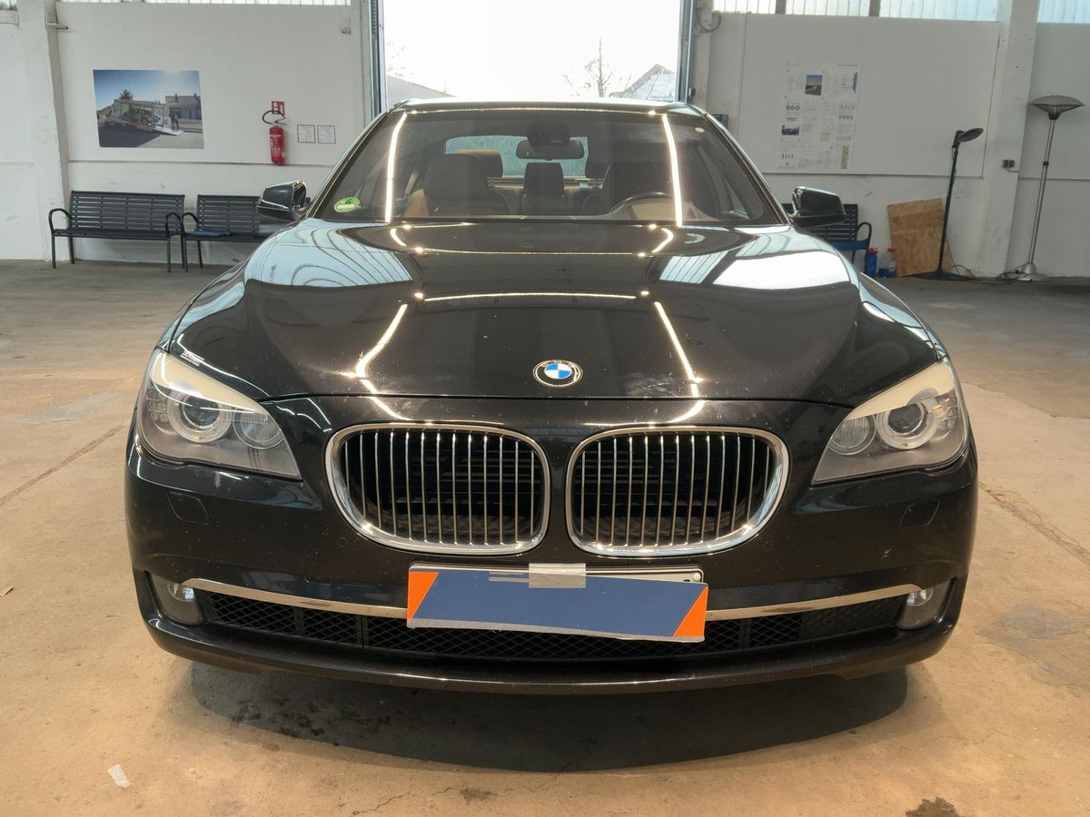 BMW 7er 2011 — photo 15