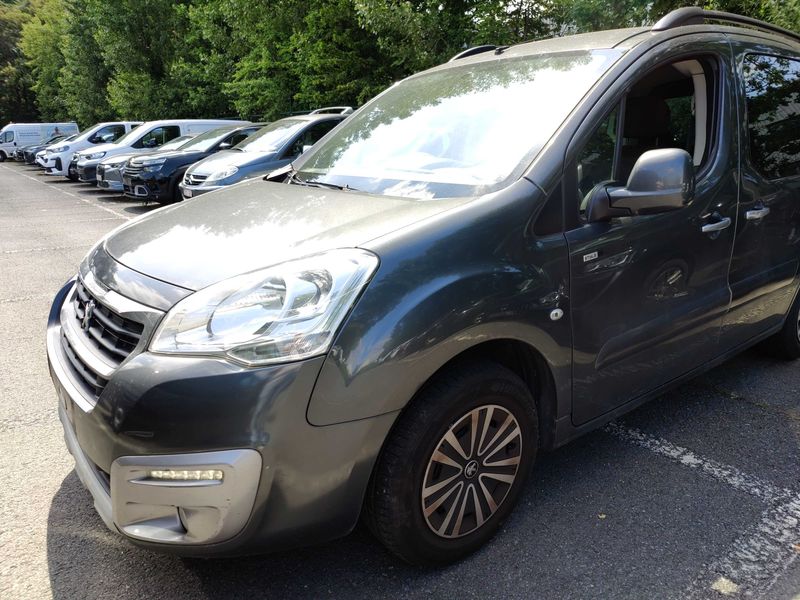 Peugeot Partner 1.2 PureTech Active 2017 – снимка 2