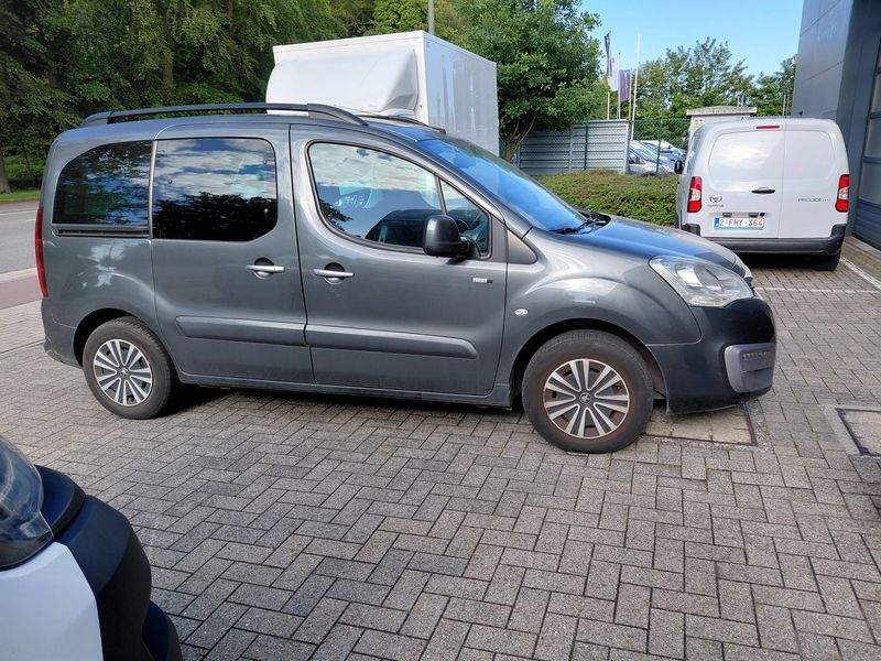 Peugeot Partner 1.2 PureTech Active 2017 – снимка 15