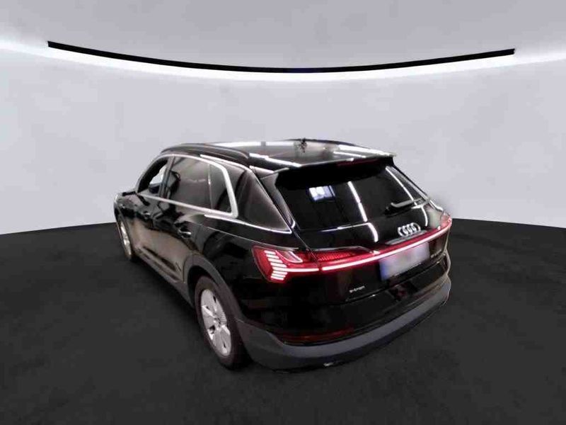 Audi e-tron 55 quattro — zdjęcie 2