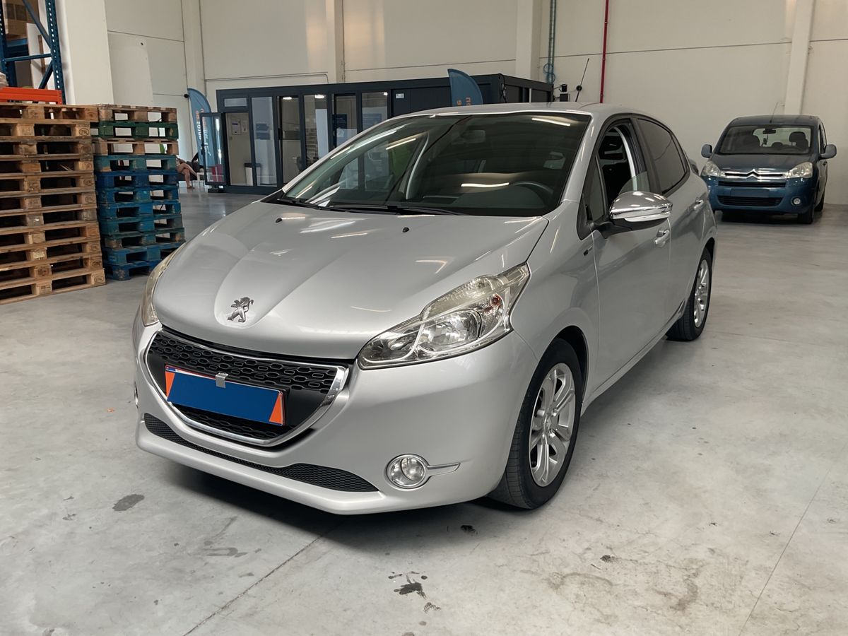 Peugeot 208 2015