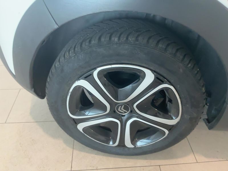 Citroen C3 1.2 PureTech Shine 2017 – снимка 9