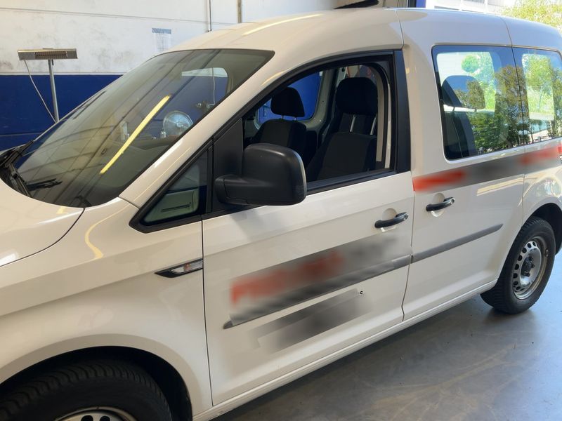 Volkswagen Caddy 2.0 TDI Kombi EcoProfi BlueMotion Tech — zdjęcie 2