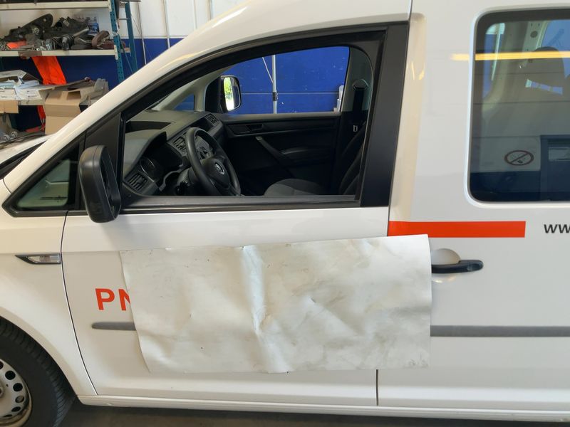 Volkswagen Caddy 2.0 TDI Kombi EcoProfi BlueMotion Tech — zdjęcie 4