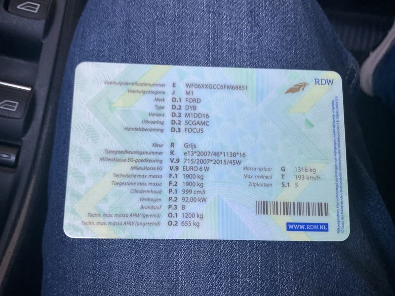 Ford Focus 1.0 EcoBoost Titanium — zdjęcie 5