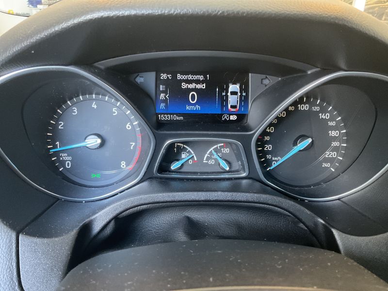 Ford Focus 1.0 EcoBoost Titanium — zdjęcie 4