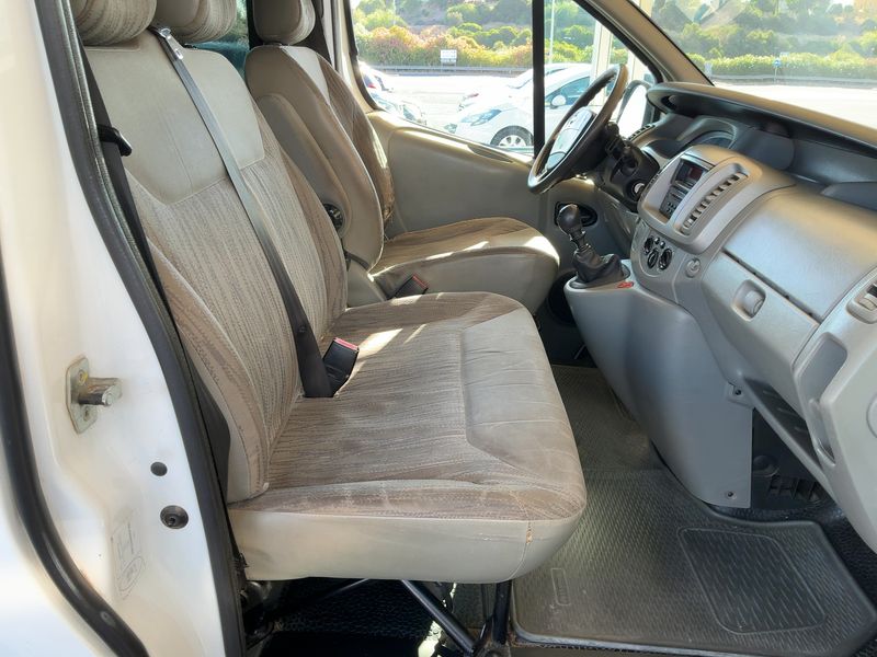 Nissan Primastar 2.0 dCi Kombi L1H1 2.7t — zdjęcie 11