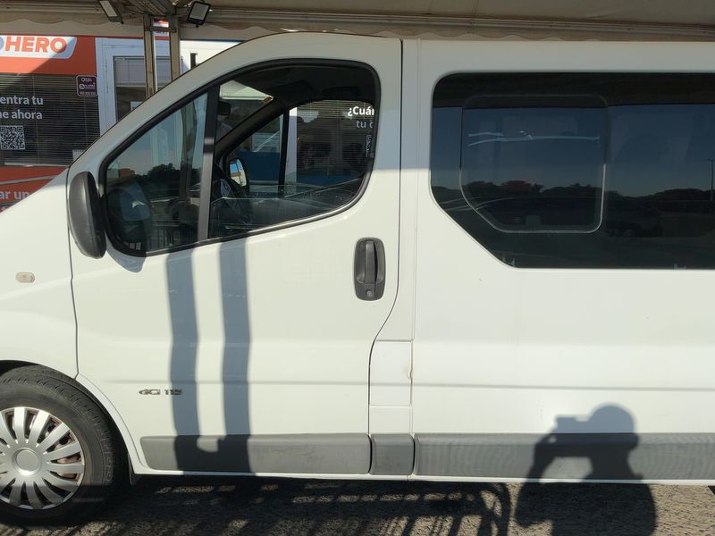 Nissan Primastar 2.0 dCi Kombi L1H1 2.7t — zdjęcie 4