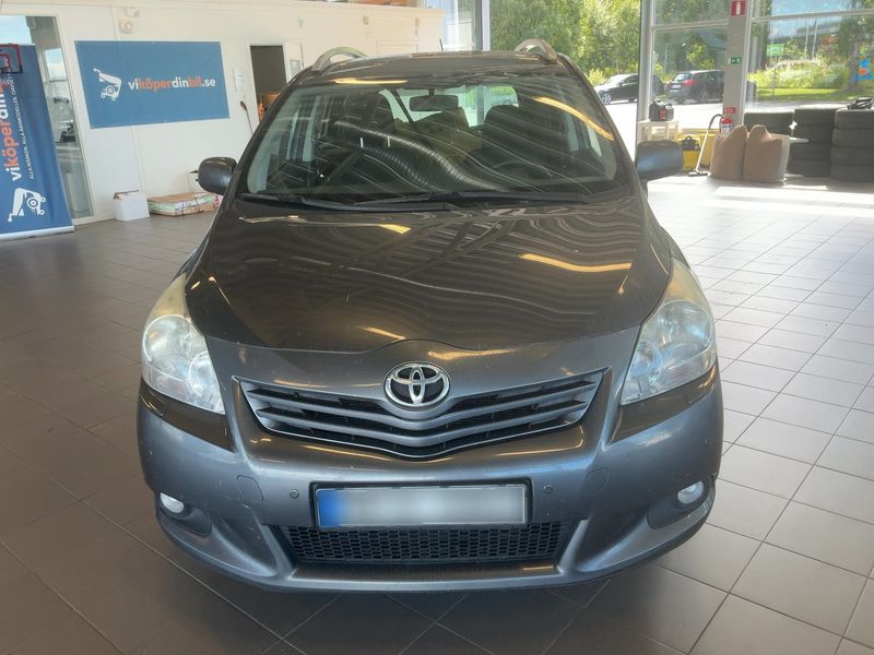 Toyota Verso 1.8 Advance — zdjęcie 9