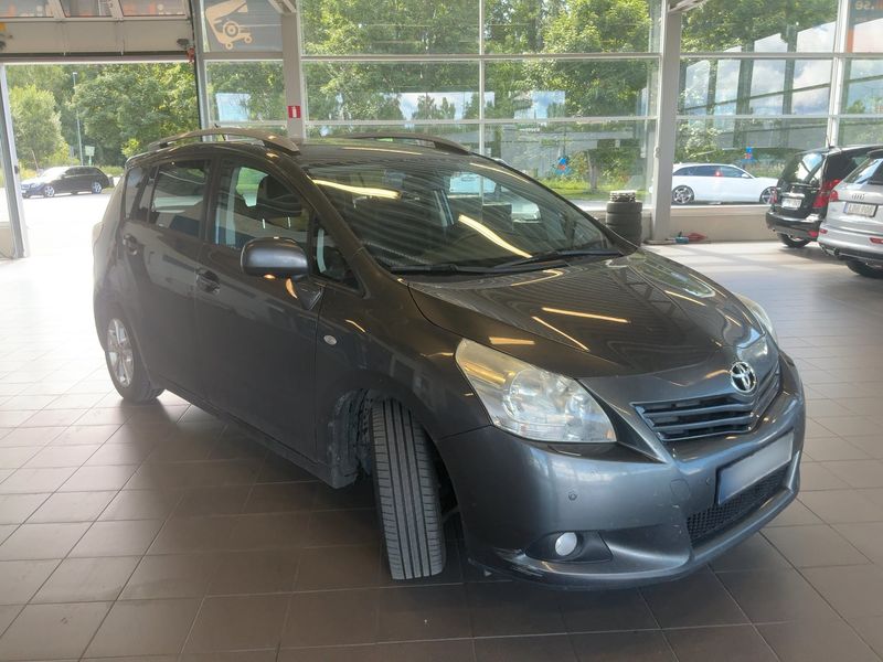Toyota Verso 1.8 Advance — zdjęcie 8