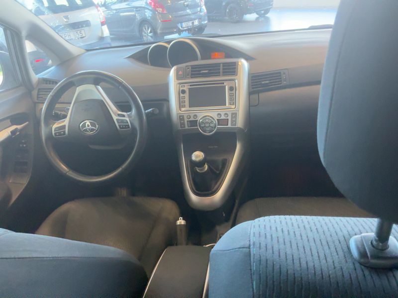 Toyota Verso 1.8 Advance — zdjęcie 12