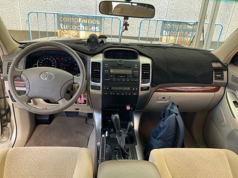Toyota Land Cruiser 3.0 D-4D VX — zdjęcie 12