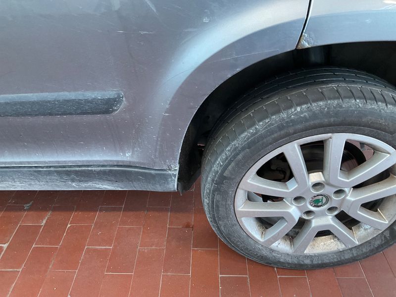 Skoda Yeti 1.8 TSI Ambition Plus Edition 4x4 2011 – снимка 28