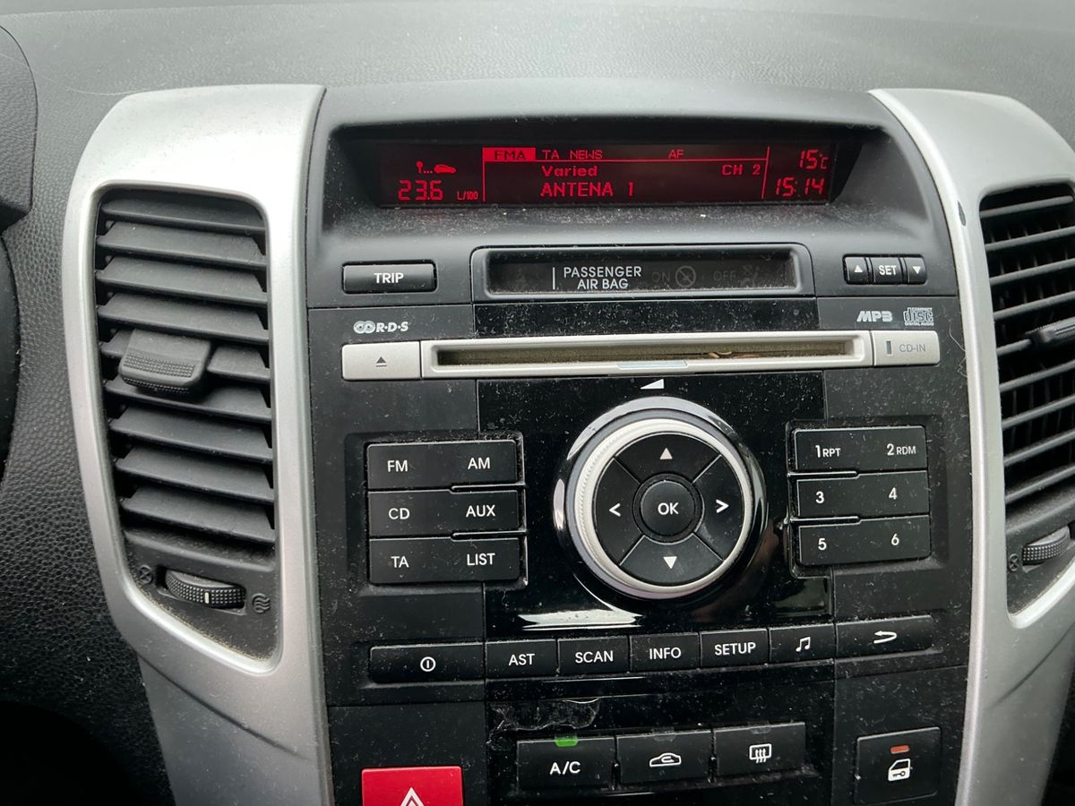 Kia Venga 2011 — photo 24