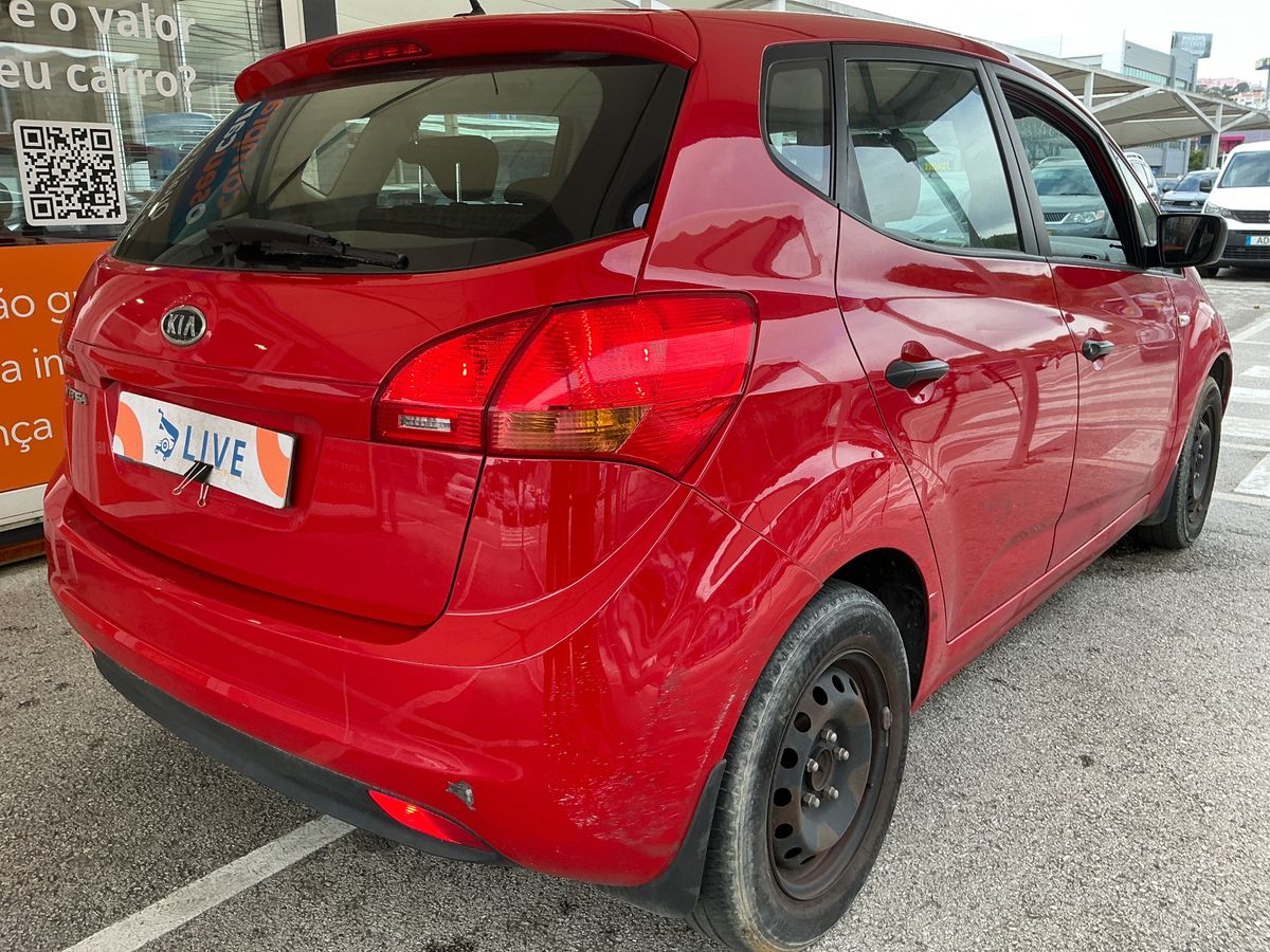 Kia Venga 2011 — photo 9