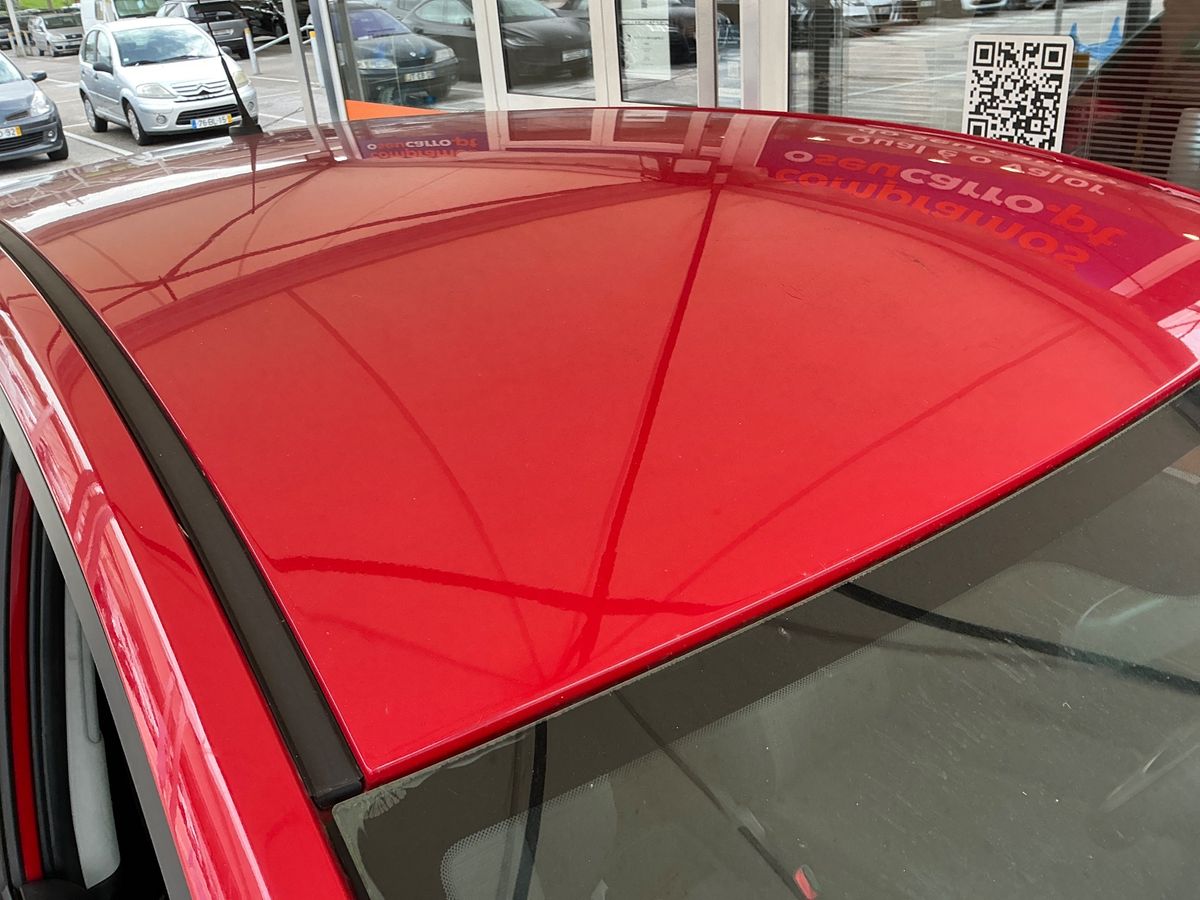 Kia Venga 2011 — photo 14