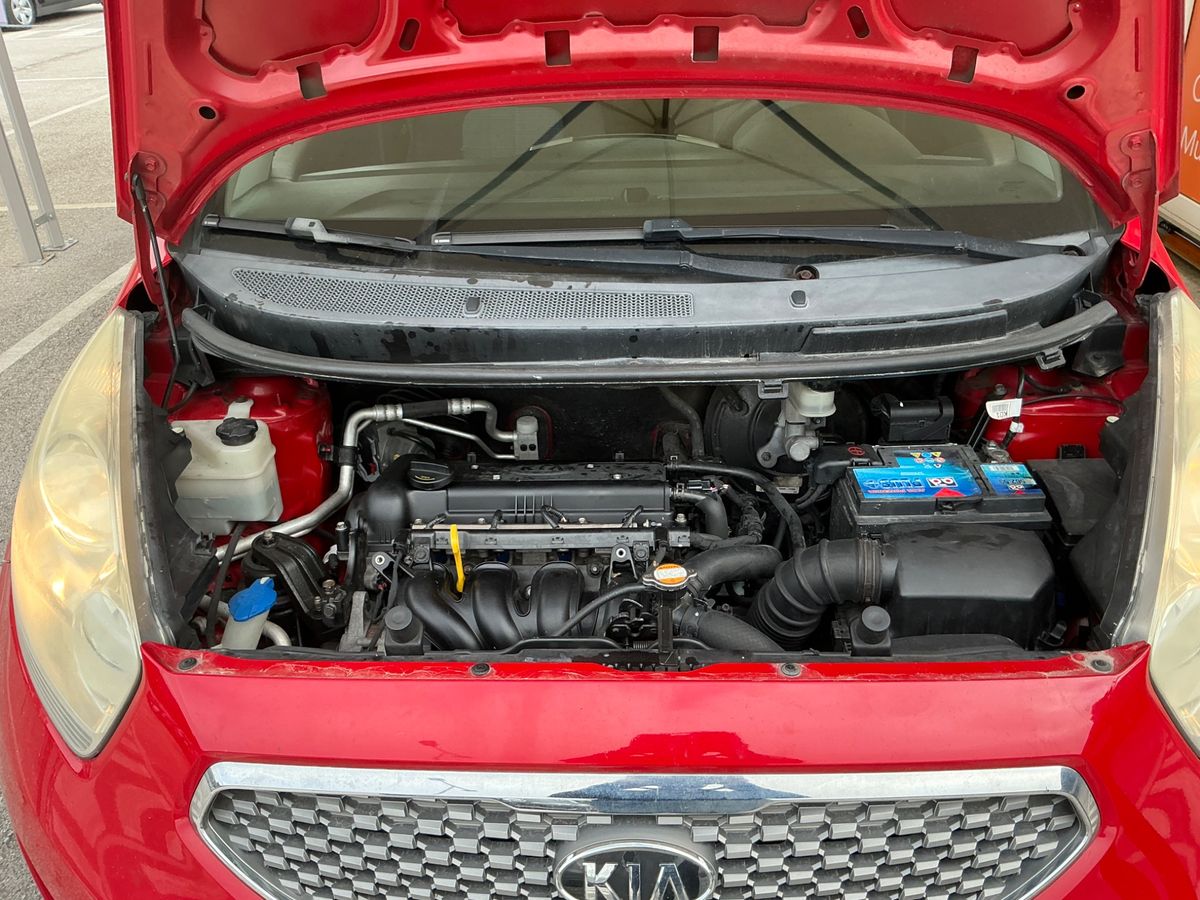 Kia Venga 2011 — photo 29