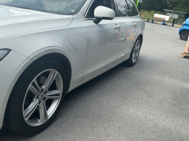 Volvo V90 2.0 T5 Momentum — zdjęcie 2