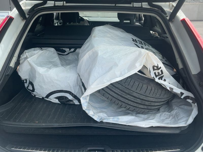 Volvo V90 2.0 T5 Momentum — zdjęcie 10
