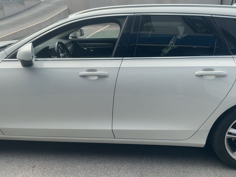 Volvo V90 2.0 T5 Momentum — zdjęcie 4