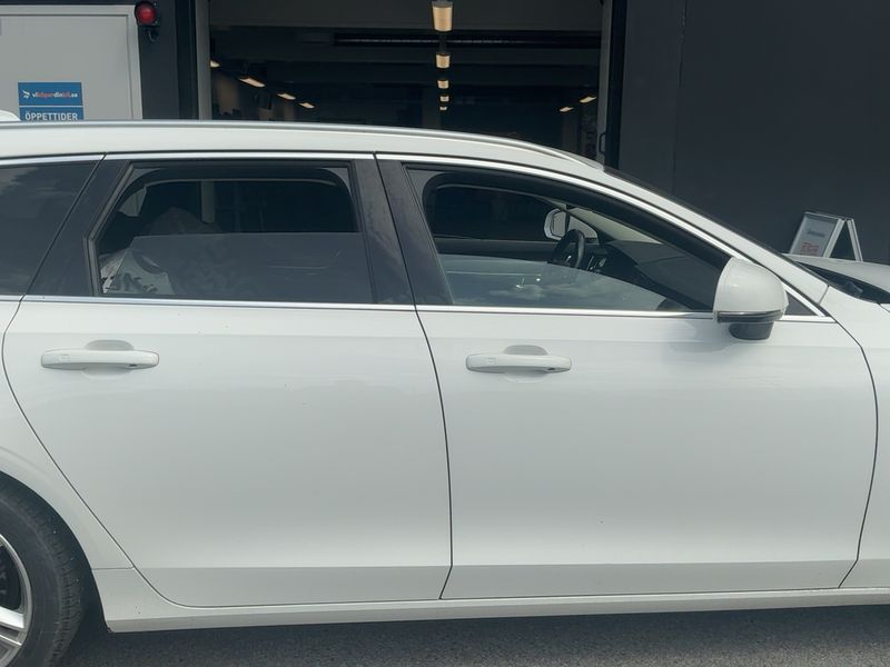 Volvo V90 2.0 T5 Momentum — zdjęcie 7