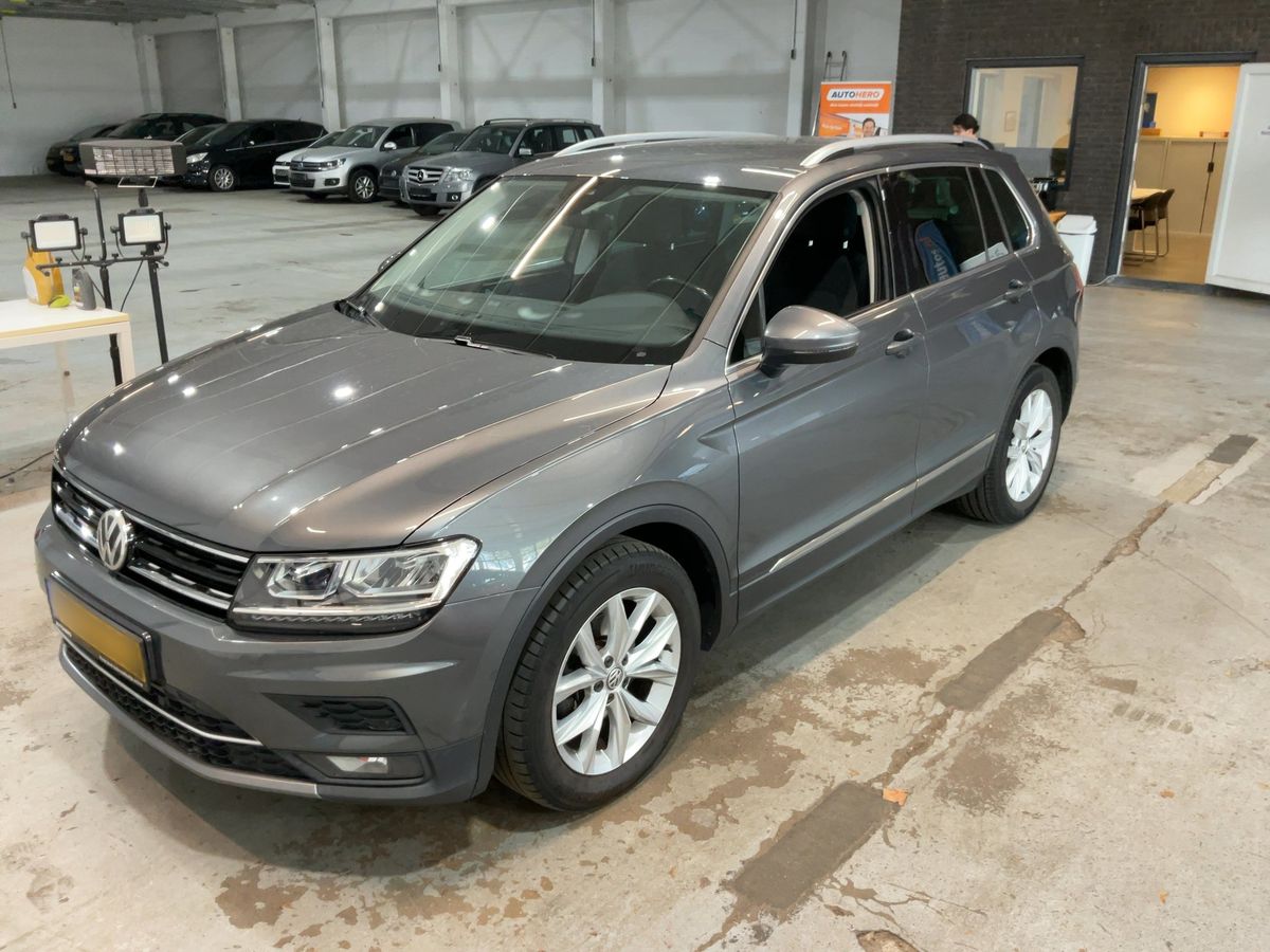 Volkswagen Tiguan 2017 — photo 1