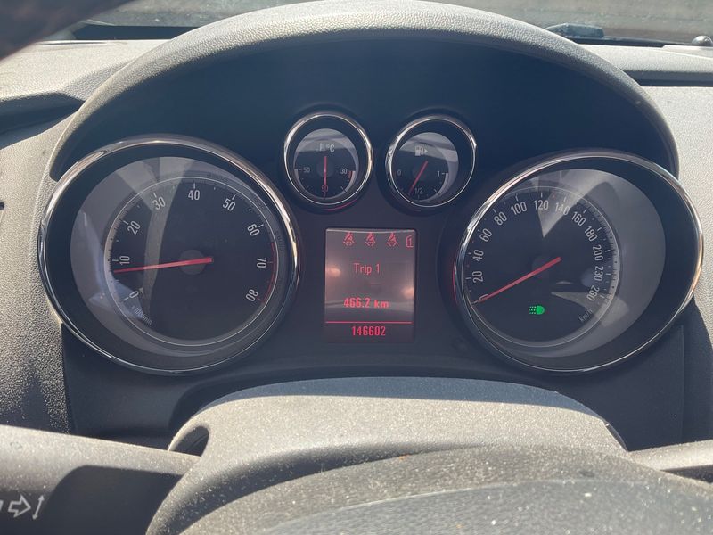 Opel Astra 1.4 Turbo Cosmo — zdjęcie 4