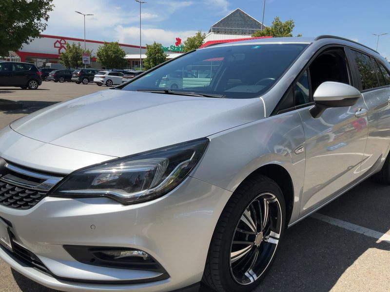 Opel Astra 1.6 CDTI DPF Selection Start/Stop 2017 – снимка 2