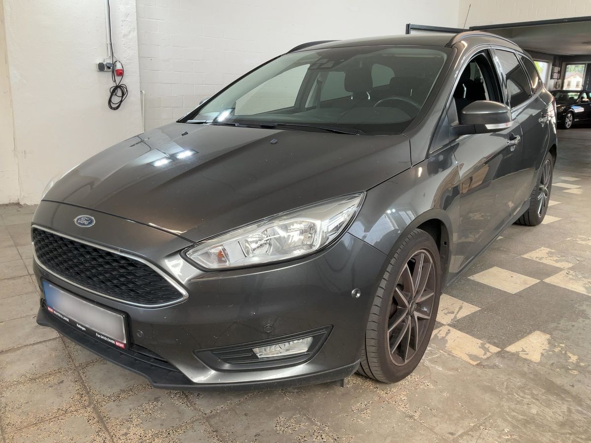 Ford Focus 2015 — photo 1