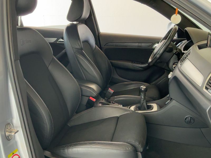 Audi Q3 2.0 TDI S line — zdjęcie 11