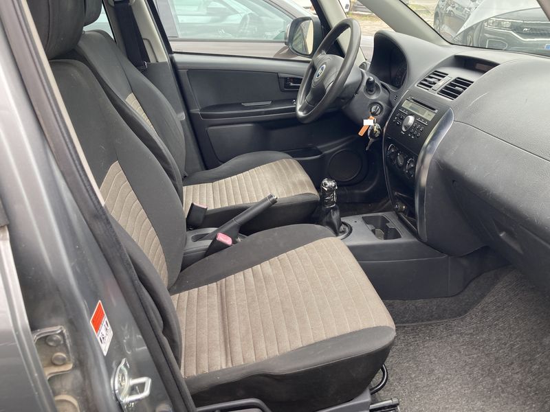 Fiat Sedici 1.6 Dynamic 4x4 — zdjęcie 10