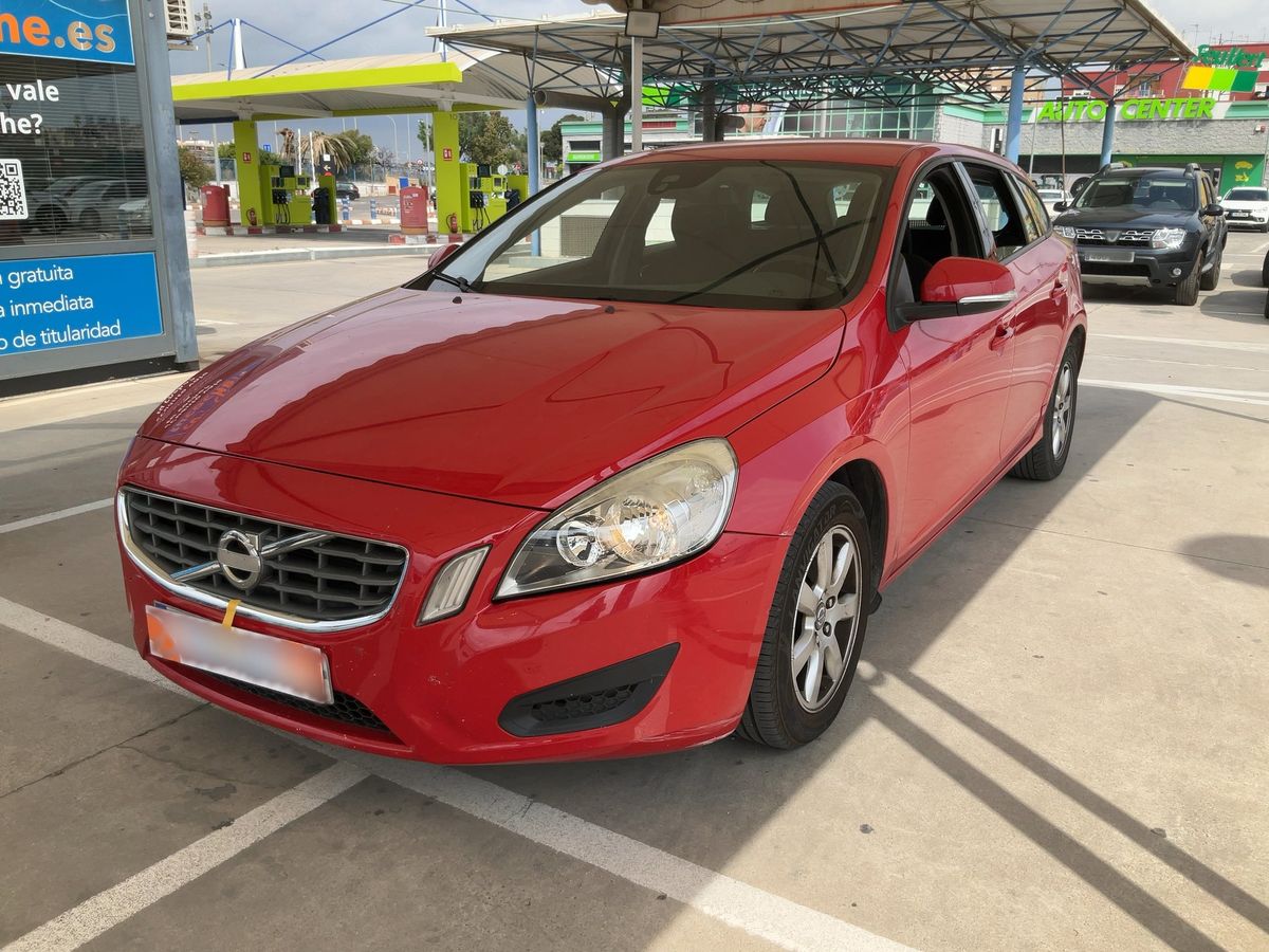 Volvo V60 2012 — photo 1