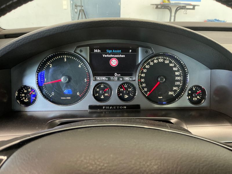 Volkswagen Phaeton 3.0 V6 TDI 4Motion — zdjęcie 13